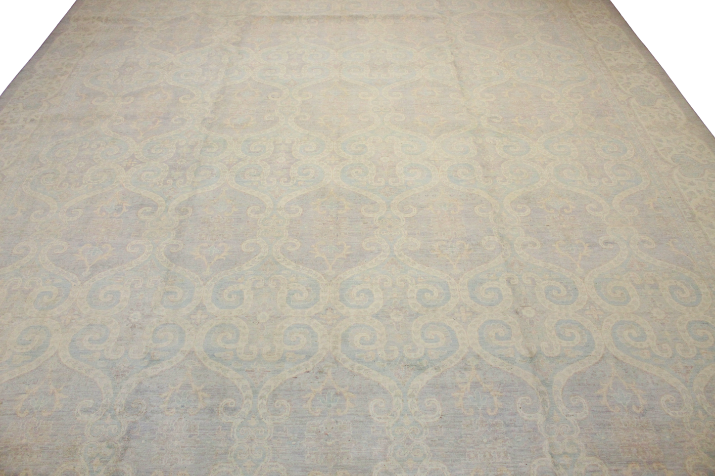 Timeless Grace - Ariana Fine Rug in Soft Ivory & Mist Blue (11′8″ × 17′2″) - 2825