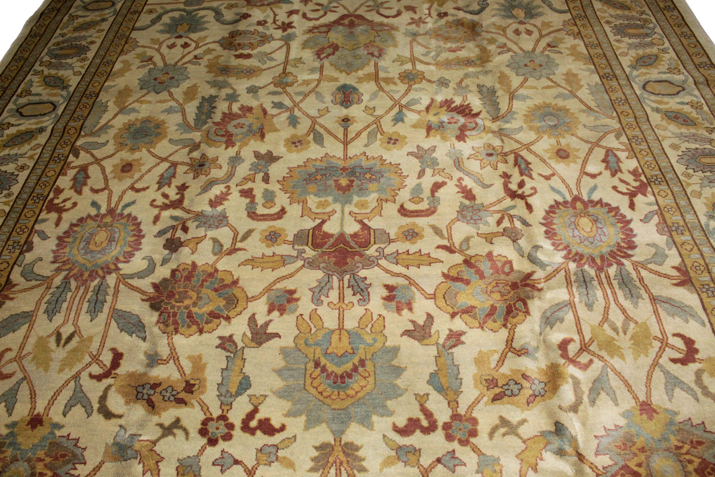 Decorative rug with handmade design