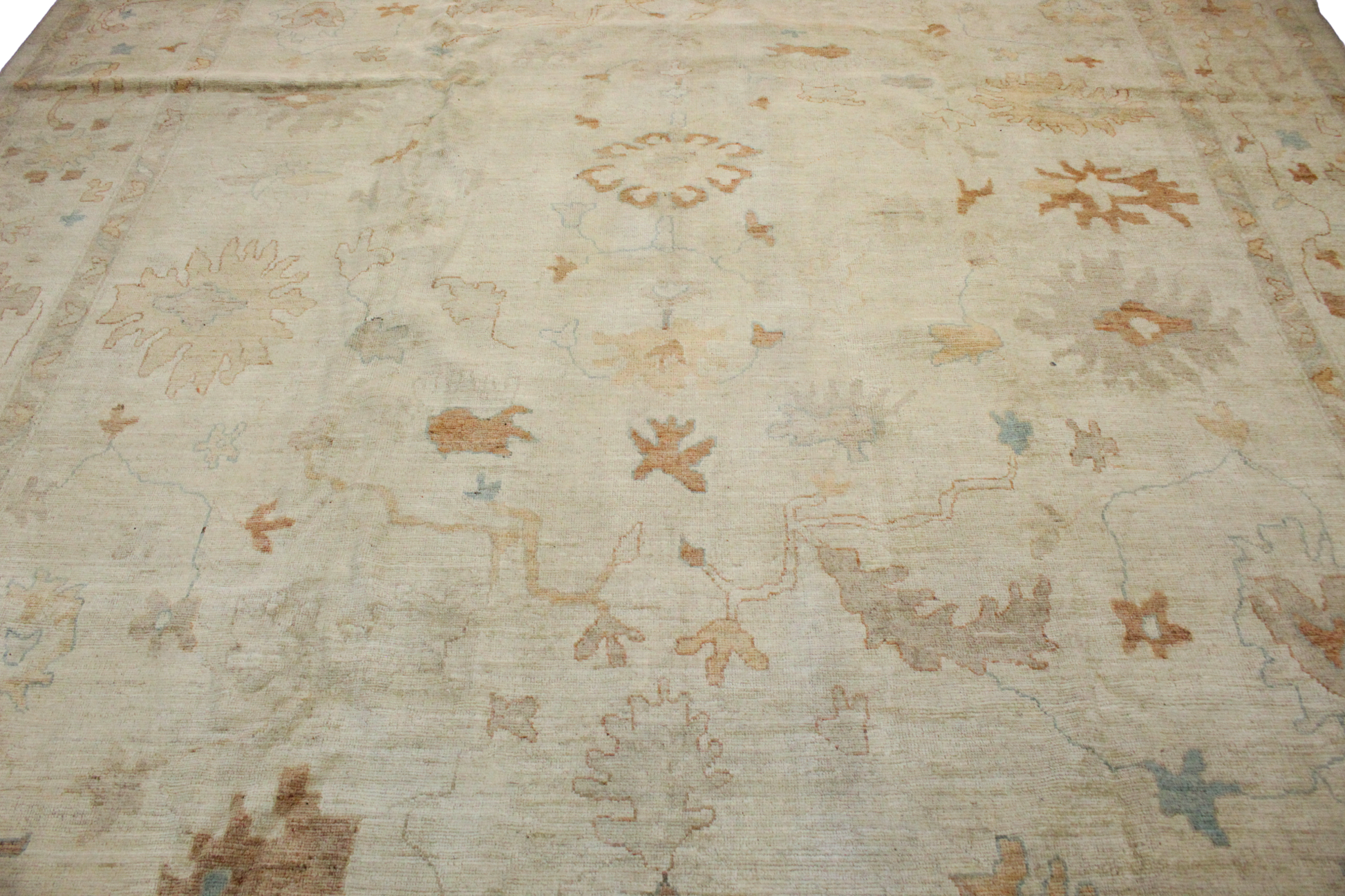 Bold pattern wool rug