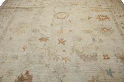 Bold pattern wool rug