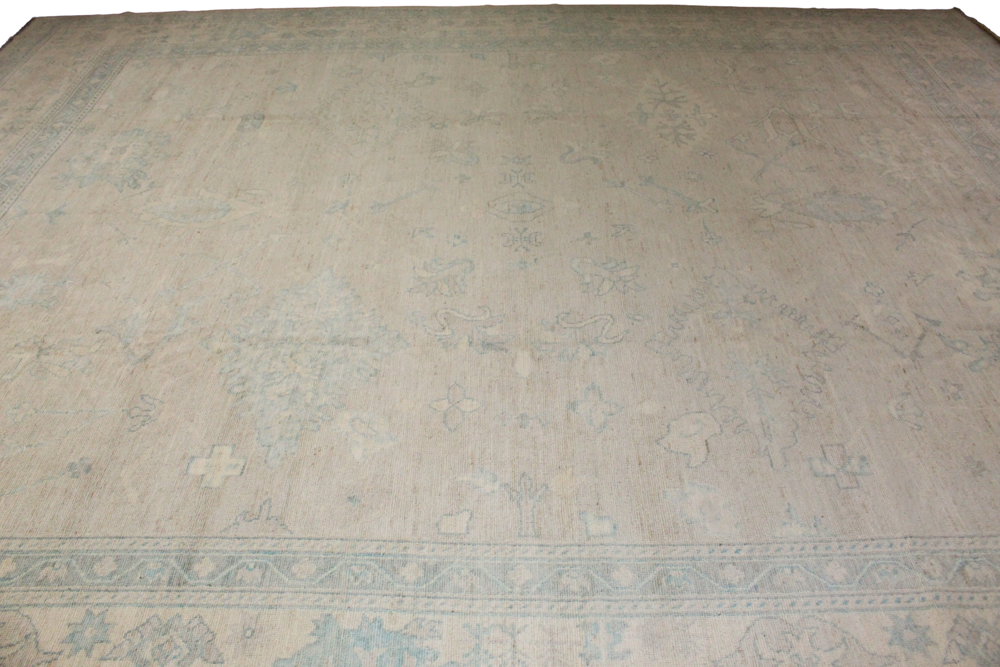 Floral design Oushak rug