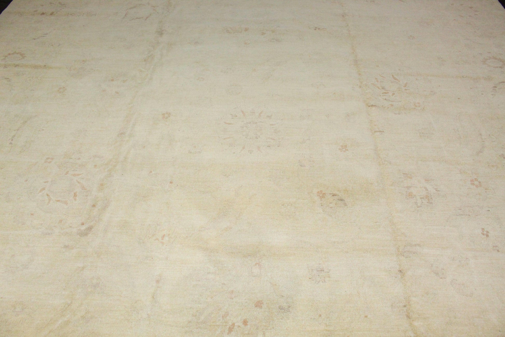 Woolen Knotted Rugs Pakistan